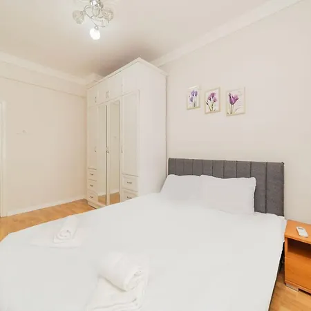 Chic Flat W Balcony 3 Min To Beach In *